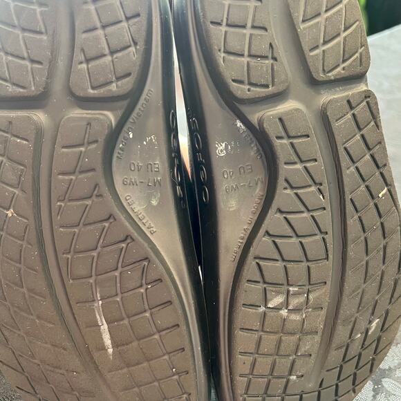 Oofos black sandals unisex men 7 women 9 - Picture 6 of 8